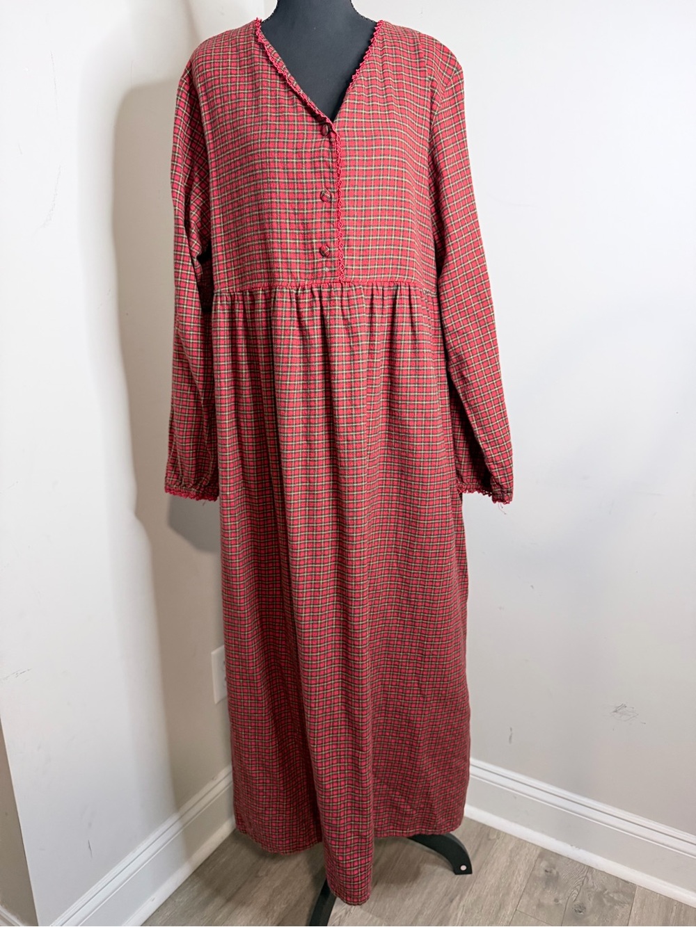 Vintage Victoria's Secret Country Plaid Flannel Cotton Gown Button L Red